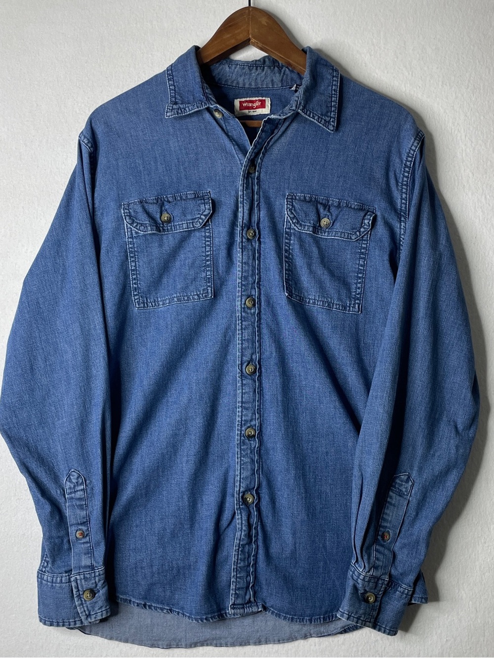 Wrangler Button Down Shirt Womens Medium Blue Denim Chambray Western Workwear